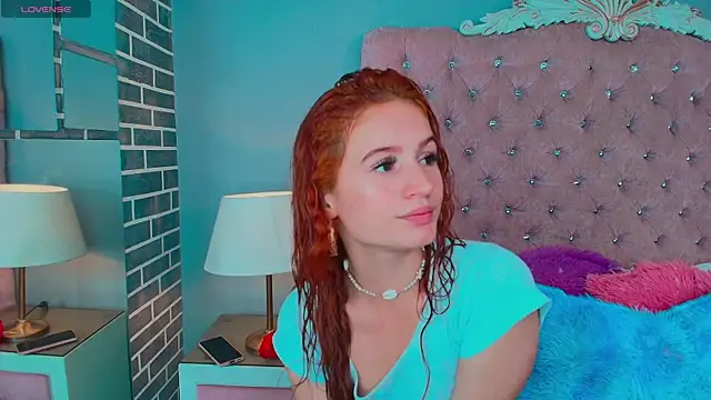 Snapshot of AdelaineBest chatting on September 2025 08:09:01 PM AdelaineBest online show from September 2025 08:09:01 PM