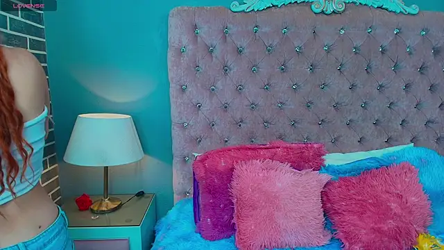 Snapshot of AdelaineBest chatting on September 2025 03:05:01 AM AdelaineBest online show from September 2025 03:05:01 AM