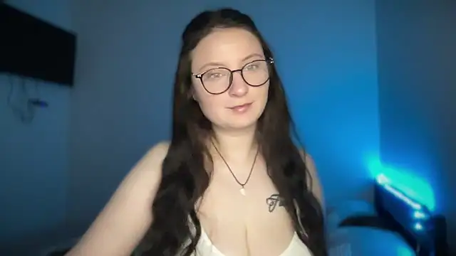 LocaAlis online show from October 2025 07:16:01 AM