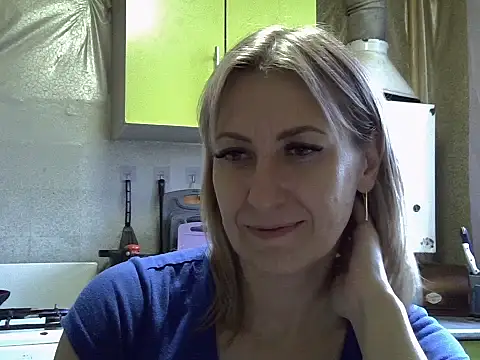 Snapshot of AshleyXHoney chatting on September 2025 11:04:02 AM AshleyXHoney online show from September 2025 11:04:02 AM