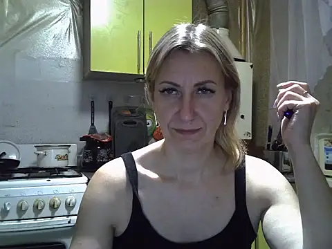 Snapshot of AshleyXHoney chatting on October 2025 09:48:01 PM AshleyXHoney online show from October 2025 09:48:01 PM