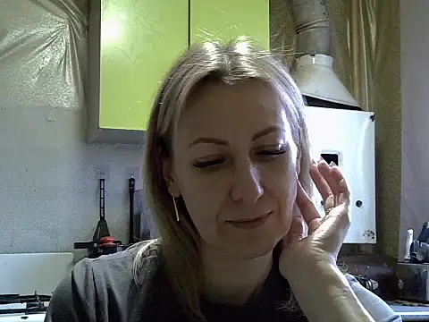 Snapshot of AshleyXHoney chatting on October 2025 07:20:01 AM AshleyXHoney online show from October 2025 07:20:01 AM