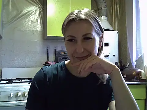 Snapshot of AshleyXHoney chatting on November 2025 07:08:02 AM AshleyXHoney online show from November 2025 07:08:02 AM