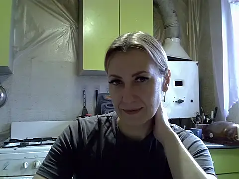 Snapshot of AshleyXHoney chatting on November 2025 06:46:01 AM AshleyXHoney online show from November 2025 06:46:01 AM