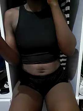 Snapshot of julietunderwoood chatting on November 2025 04:41:01 PM julietunderwoood online show from November 2025 04:41:01 PM