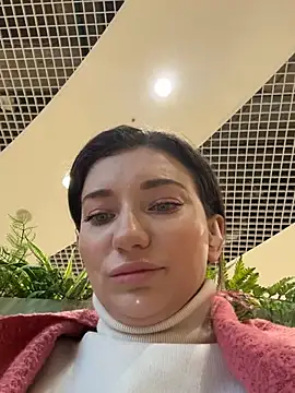 Snapshot of MooonReal chatting on February 2025 03:23:02 AM MooonReal online show from February 2025 03:23:02 AM