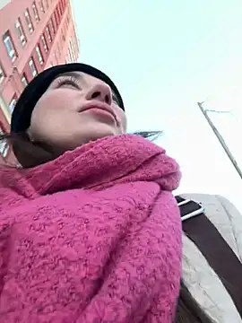 Snapshot of MooonReal chatting on March 2025 03:02:02 AM MooonReal online show from March 2025 03:02:02 AM