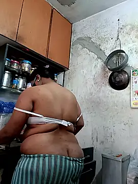 Snapshot of Love_Jenny chatting on November 2025 04:33:02 AM Love Jenny online show from November 2025 04:33:02 AM