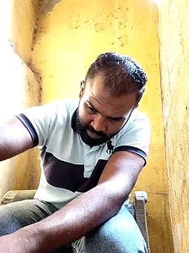 Snapshot of ListedLoin chatting on November 2025 12:40:02 PM ListedLoin online show from November 2025 12:40:02 PM