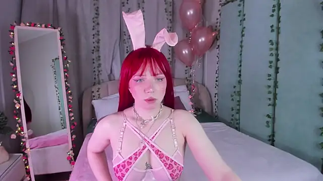 Snapshot of Love_is_Lola chatting on February 2025 01:13:01 AM Love is Lola online show from February 2025 01:13:01 AM