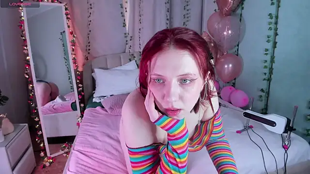 Snapshot of Love_is_Lola chatting on February 2025 07:23:01 AM Love is Lola online show from February 2025 07:23:01 AM