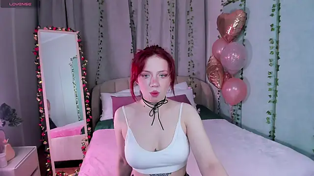 Snapshot of Love_is_Lola chatting on February 2025 01:09:02 AM Love is Lola online show from February 2025 01:09:02 AM