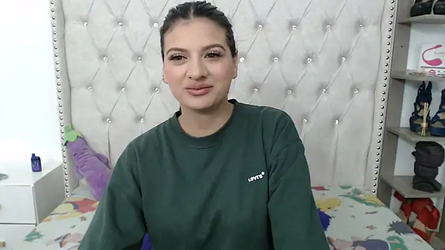 Abril Squirt online show from December 2024 06:35:01 AM