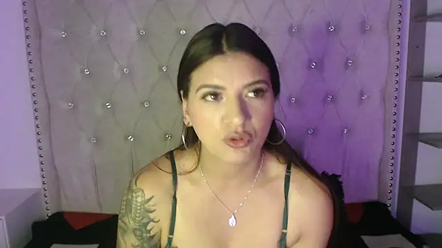 Snapshot of Abril_Squirt chatting on September 2025 08:30:01 AM Abril Squirt online show from September 2025 08:30:01 AM