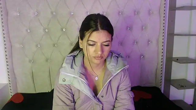 Snapshot of Abril_Squirt chatting on October 2025 03:59:02 AM Abril Squirt online show from October 2025 03:59:02 AM