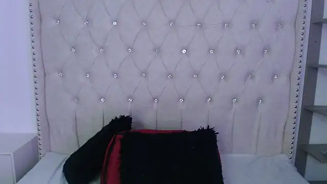 Snapshot of Abril_Squirt chatting on November 2025 07:46:02 PM Abril Squirt online show from November 2025 07:46:02 PM