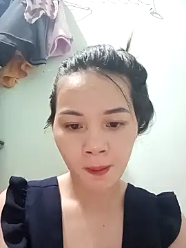 Snapshot of Ngoc-Trinh chatting on October 2025 09:47:02 PM Ngoc-Trinh online show from October 2025 09:47:02 PM