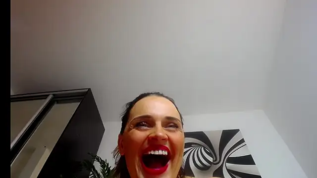 Snapshot of hugebobbs chatting on January 2025 08:28:02 PM hugebobbs online show from January 2025 08:28:02 PM