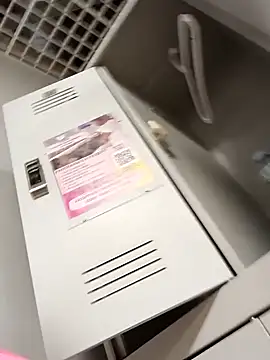 Snapshot of hugebobbs chatting on January 2025 01:21:01 PM hugebobbs online show from January 2025 01:21:01 PM