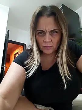 Snapshot of hugebobbs chatting on September 2025 12:29:02 PM hugebobbs online show from September 2025 12:29:02 PM