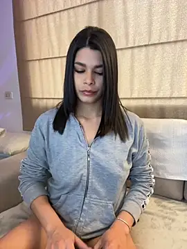 Snapshot of DaryRos chatting on October 2025 10:07:02 PM DaryRos online show from October 2025 10:07:02 PM