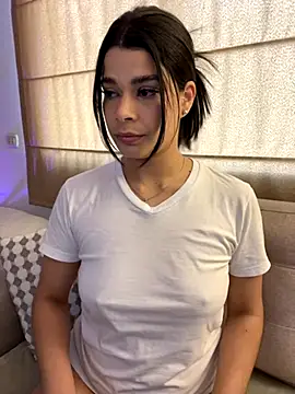 Snapshot of DaryRos chatting on October 2025 09:59:02 PM DaryRos online show from October 2025 09:59:02 PM