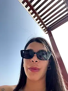 Snapshot of DaryRos chatting on October 2025 07:52:01 PM DaryRos online show from October 2025 07:52:01 PM