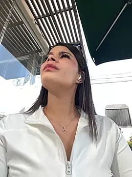 Snapshot of DaryRos chatting on October 2025 09:06:01 PM DaryRos online show from October 2025 09:06:01 PM