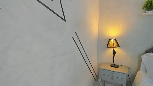 Snapshot of AnntoniaWood chatting on December 2024 01:50:01 PM AnntoniaWood online show from December 2024 01:50:01 PM