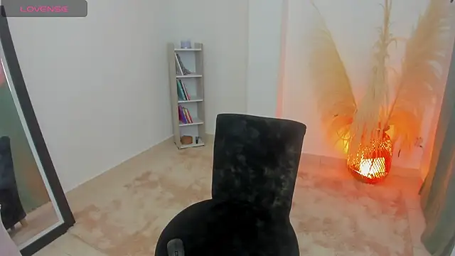 Snapshot of AnntoniaWood chatting on March 2025 02:40:02 PM AnntoniaWood online show from March 2025 02:40:02 PM