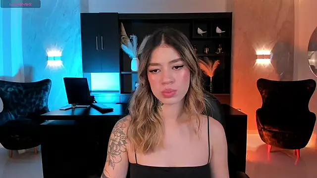 ViolettHansson online show from October 2025 05:53:02 PM