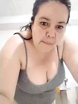 Snapshot of lunanataly chatting on January 2025 04:11:01 PM lunanataly online show from January 2025 04:11:01 PM