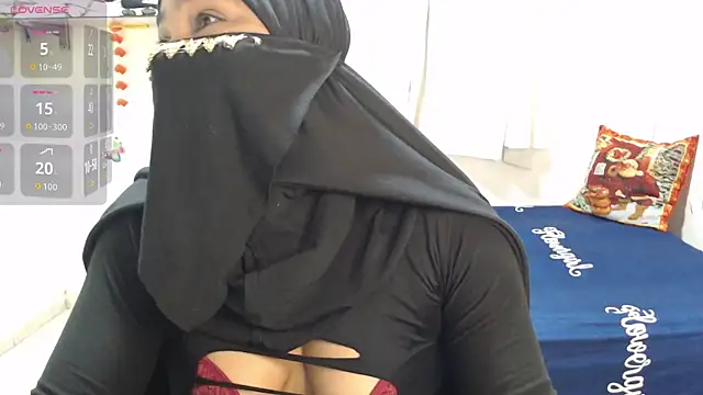 Aaliyah brown online show from October 2025 02:45:01 AM