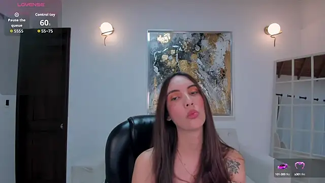 Snapshot of AnaisNin chatting on October 2025 03:58:02 AM AnaisNin online show from October 2025 03:58:02 AM