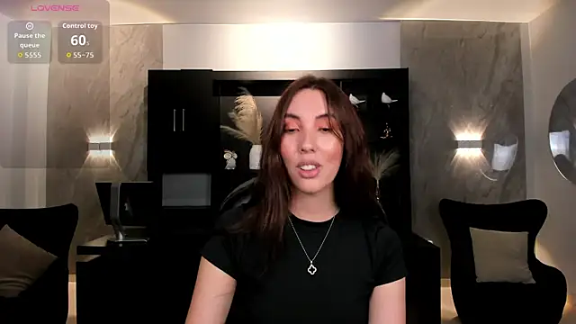 Snapshot of AnaisNin chatting on October 2025 08:43:01 PM AnaisNin online show from October 2025 08:43:01 PM