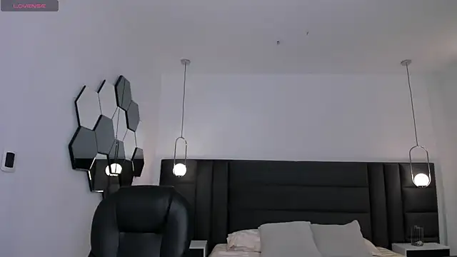 Snapshot of AnaisNin chatting on November 2025 04:13:01 AM AnaisNin online show from November 2025 04:13:01 AM