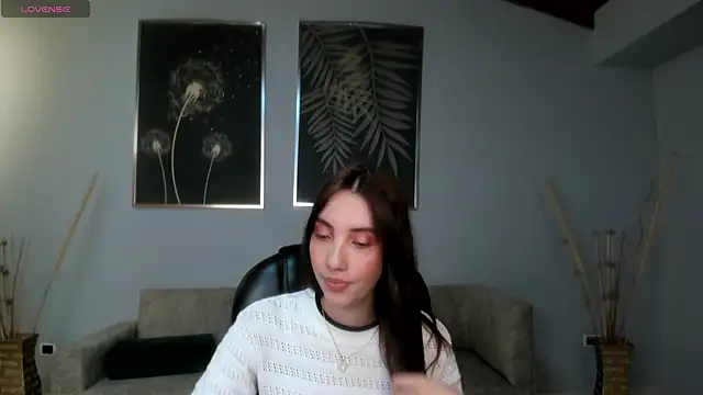 Snapshot of AnaisNin chatting on November 2025 03:34:01 AM AnaisNin online show from November 2025 03:34:01 AM