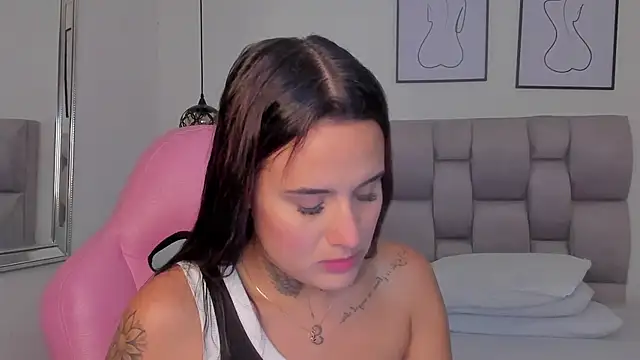 Snapshot of Susan-Sweet-7 chatting on October 2025 08:18:02 PM Susan-Sweet-7 online show from October 2025 08:18:02 PM