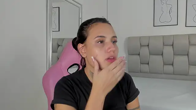 Snapshot of Susan-Sweet-7 chatting on October 2025 09:13:01 PM Susan-Sweet-7 online show from October 2025 09:13:01 PM