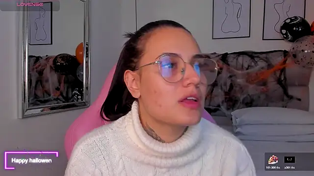 Snapshot of Susan-Sweet-7 chatting on October 2025 10:28:02 PM Susan-Sweet-7 online show from October 2025 10:28:02 PM