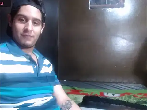 Snapshot of blackwolf_whitebee chatting on October 2025 03:58:02 AM blackwolf whitebee online show from October 2025 03:58:02 AM