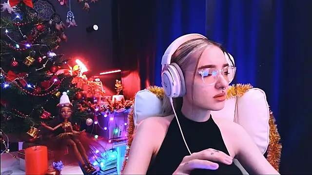 Snapshot of Avi_Nile chatting on December 2024 02:19:02 AM Avi Nile online show from December 2024 02:19:02 AM