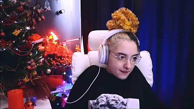 Snapshot of Avi_Nile chatting on December 2024 05:56:01 AM Avi Nile online show from December 2024 05:56:01 AM