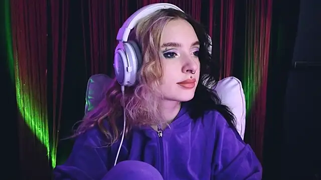 Snapshot of Avi_Nile chatting on March 2025 02:25:02 AM Avi Nile online show from March 2025 02:25:02 AM