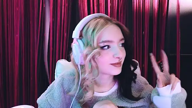 Snapshot of Avi_Nile chatting on March 2025 02:43:02 AM Avi Nile online show from March 2025 02:43:02 AM