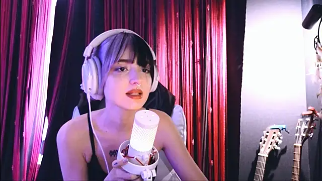 Snapshot of Avi_Nile chatting on October 2025 05:08:02 AM Avi Nile online show from October 2025 05:08:02 AM