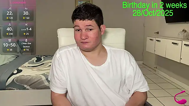 Lorenzo hernandez online show from October 2025 12:09:02 AM