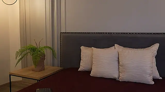 Snapshot of IrisBaker chatting on October 2025 11:03:02 PM IrisBaker online show from October 2025 11:03:02 PM