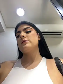 Snapshot of IrisBaker chatting on October 2025 09:14:02 PM IrisBaker online show from October 2025 09:14:02 PM