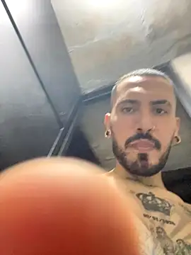 Snapshot of smoker445 chatting on October 2025 09:46:01 PM smoker445 online show from October 2025 09:46:01 PM